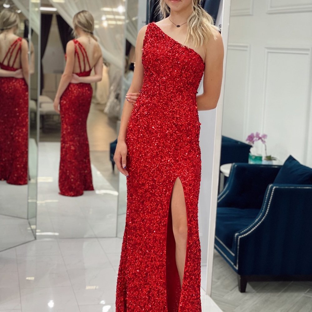 Stunning, red Sherri hill dress